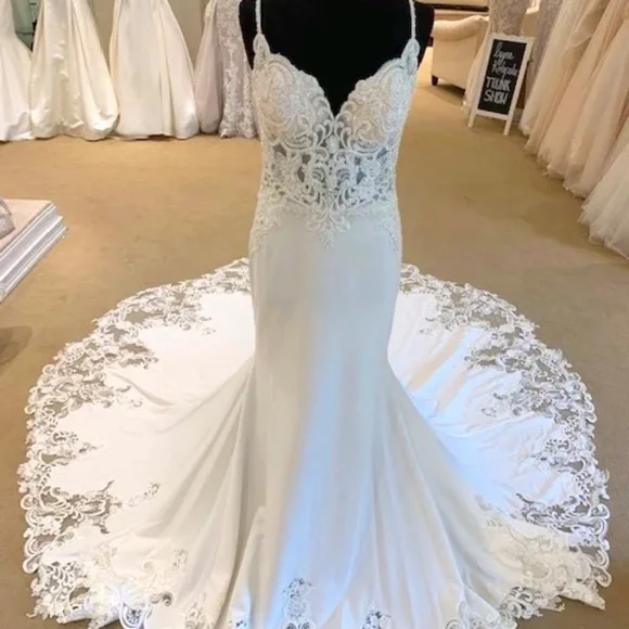 Allure Bridals | Dresses | Stunning Preowned Allure Bridals Wedding Gown Ivorynude Lining Size | Poshmark Allure Bridals | Dresses | Stunning Preowned Allure Bridals Wedding Gown Ivorynude Lining Size | Poshmark